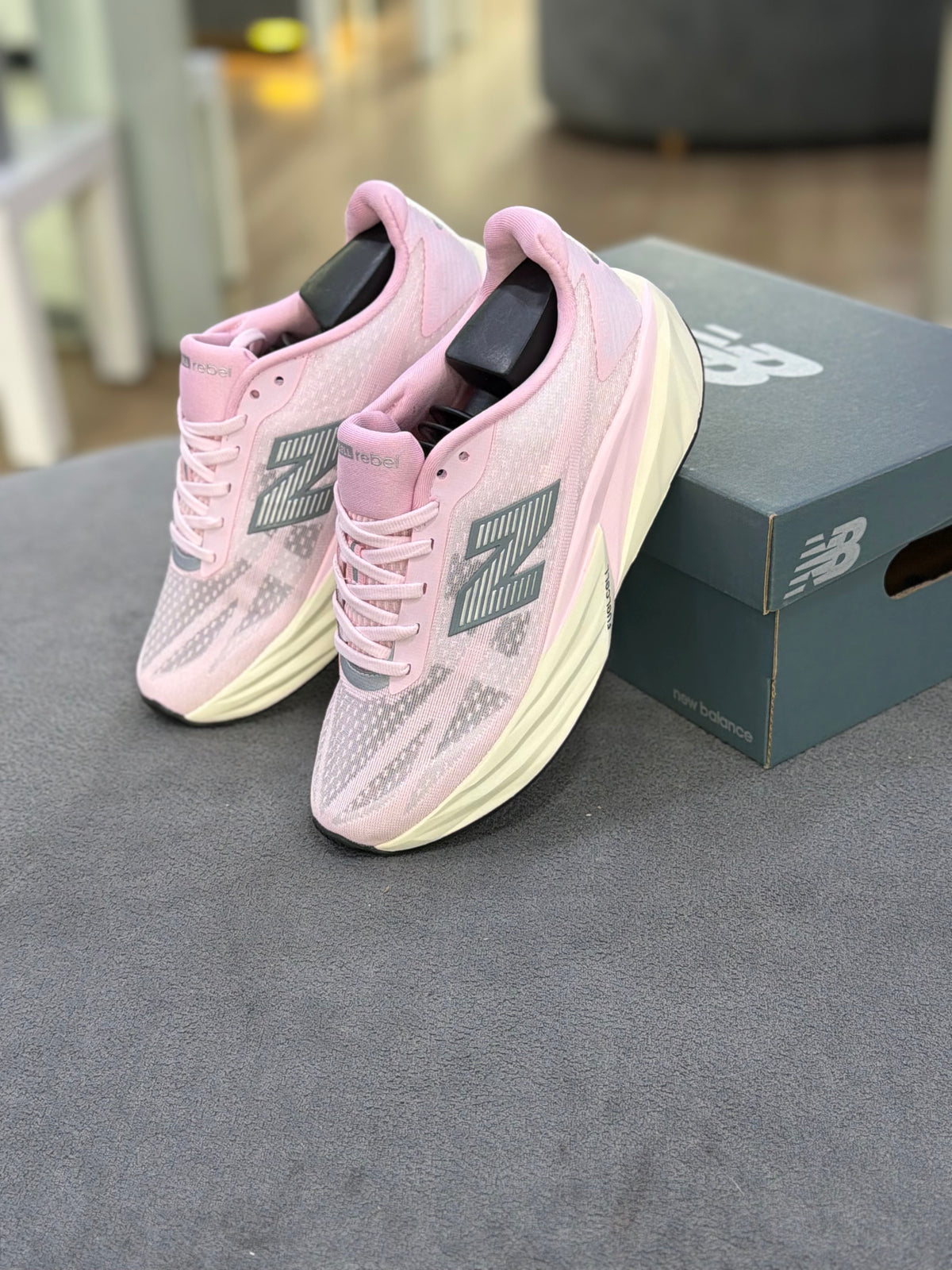 NEW BALANCE REBEL