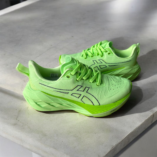 ASICS NOVABLAST 4