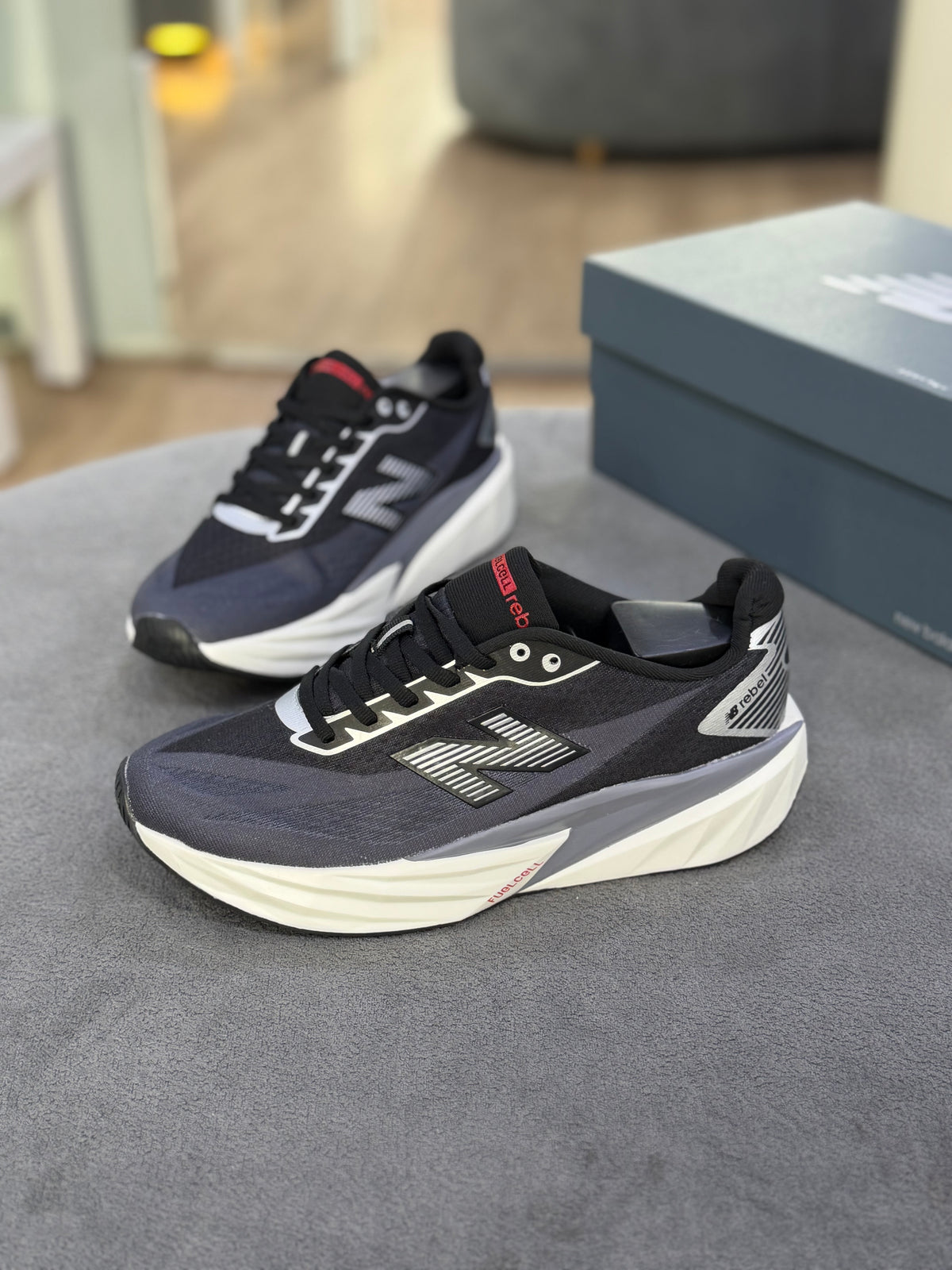 NEW BALANCE REBEL