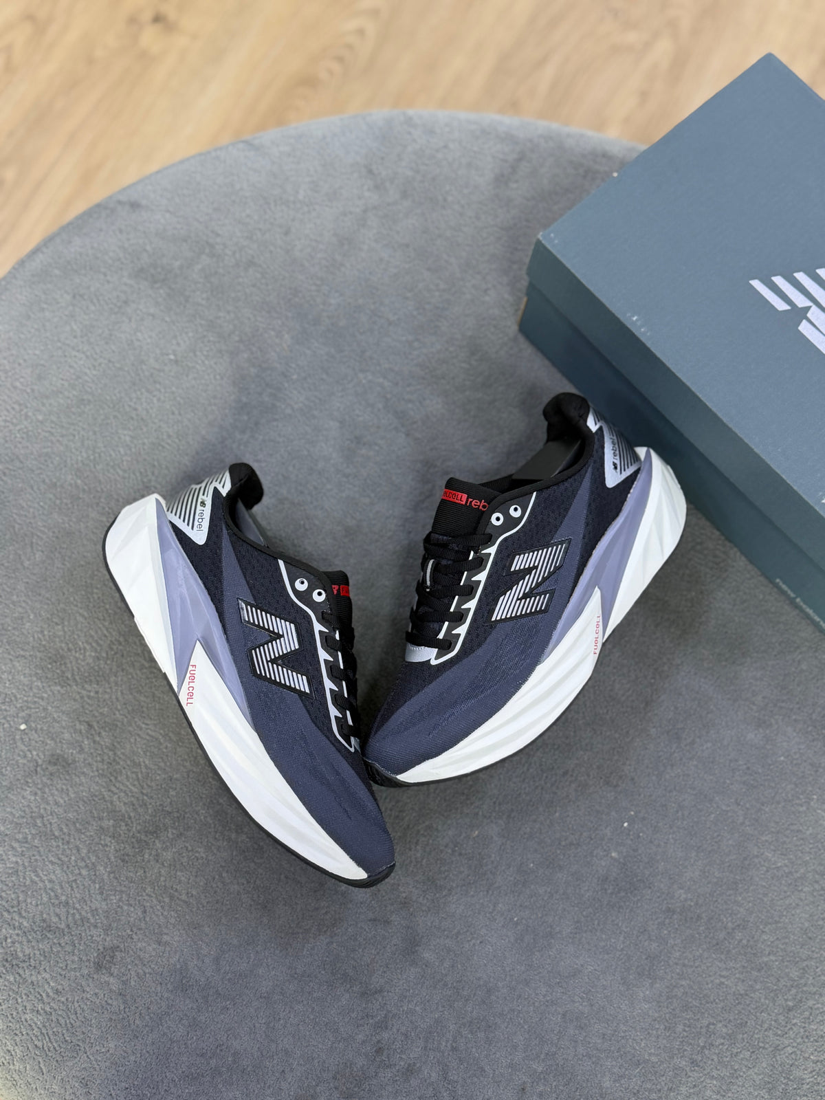 NEW BALANCE REBEL