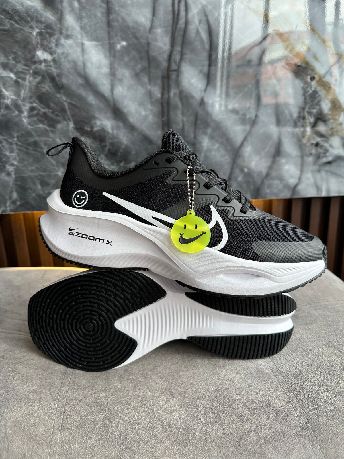 NIKE ZOOM X
