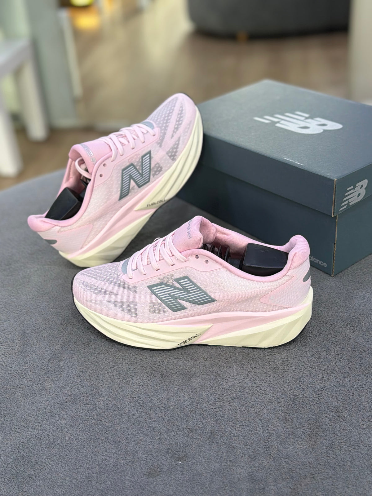 NEW BALANCE REBEL