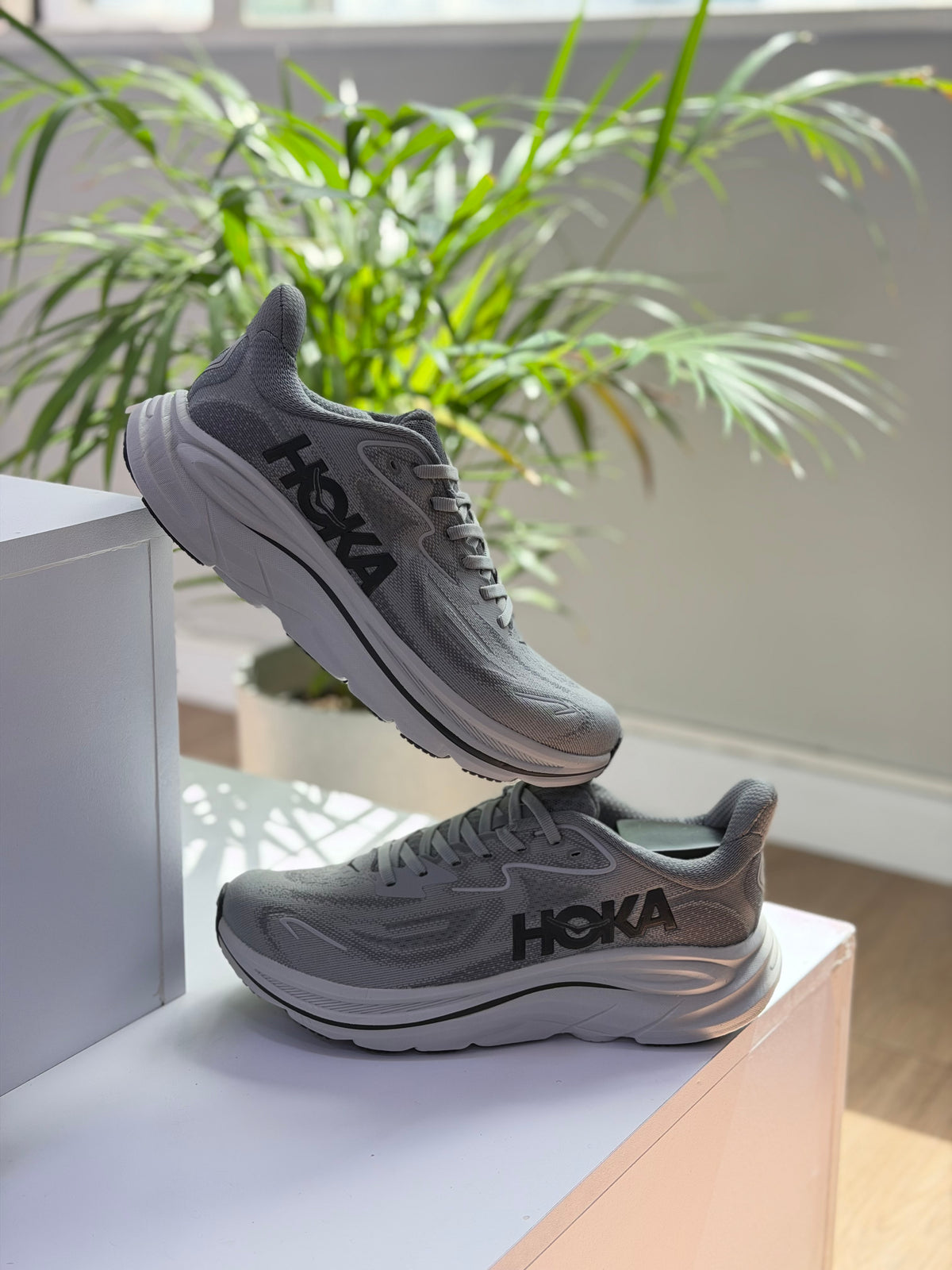 HOKA CLIFTON 10