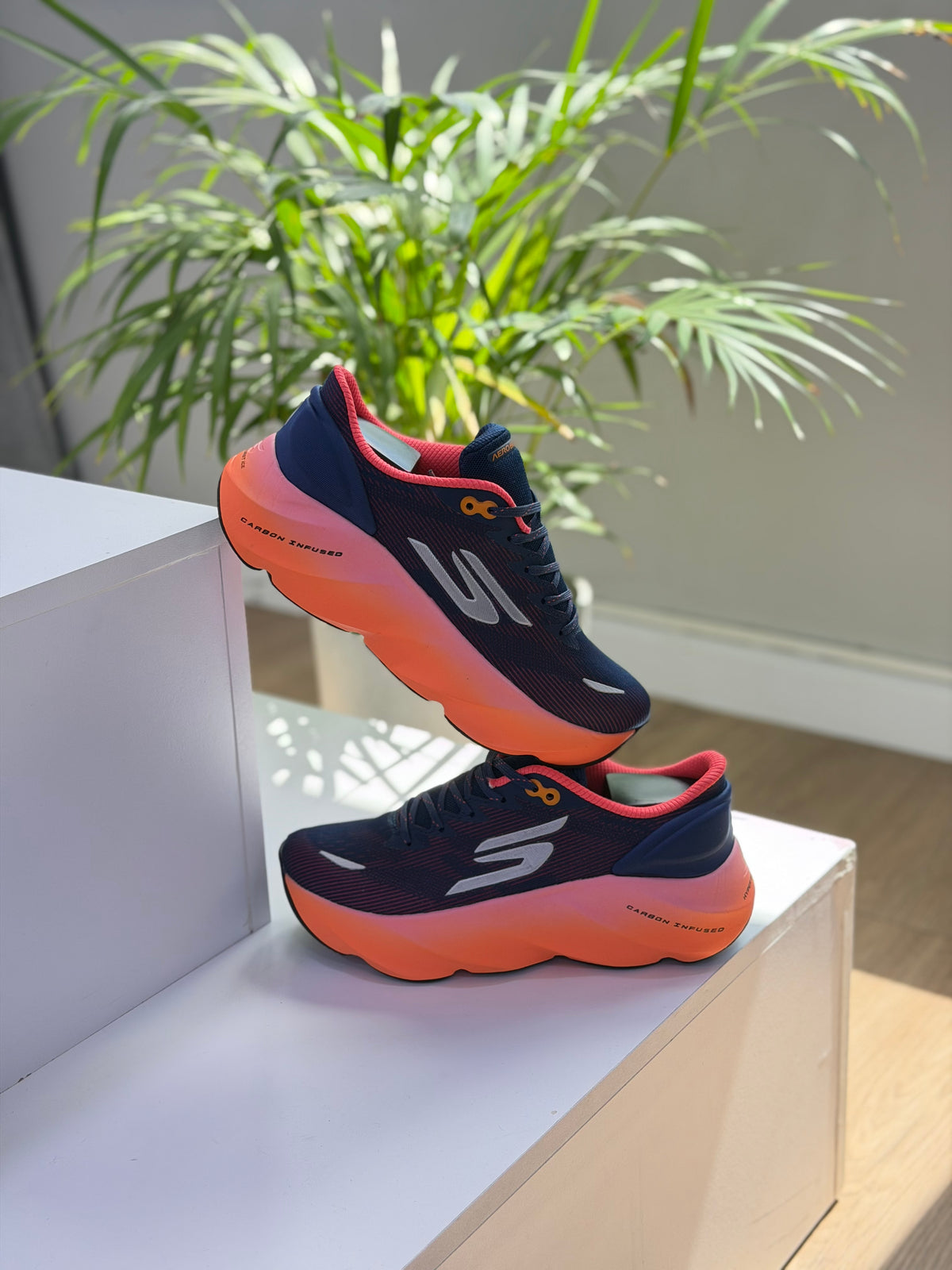SKECHERS AERO BURST