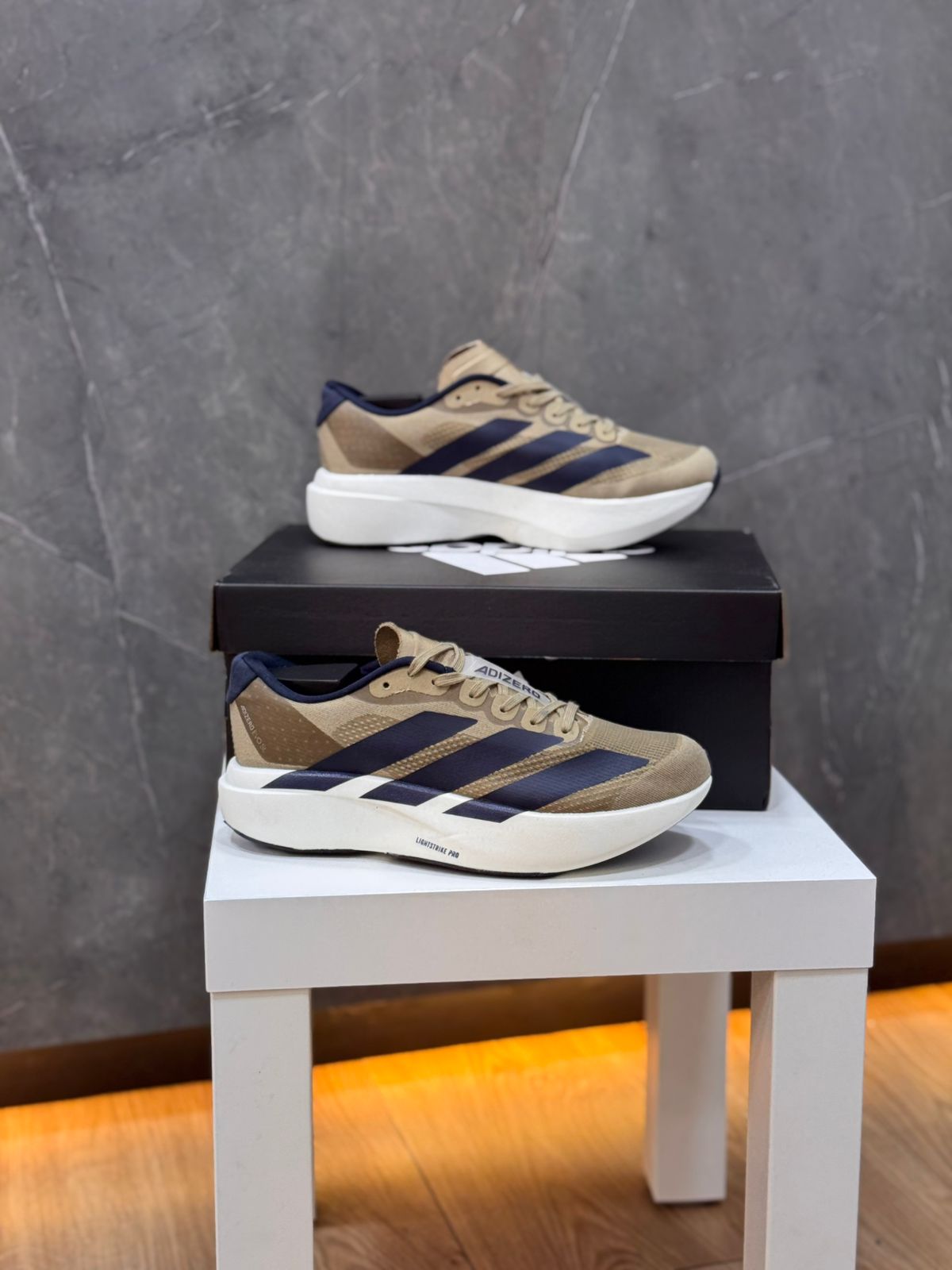 ADIDAS SL
