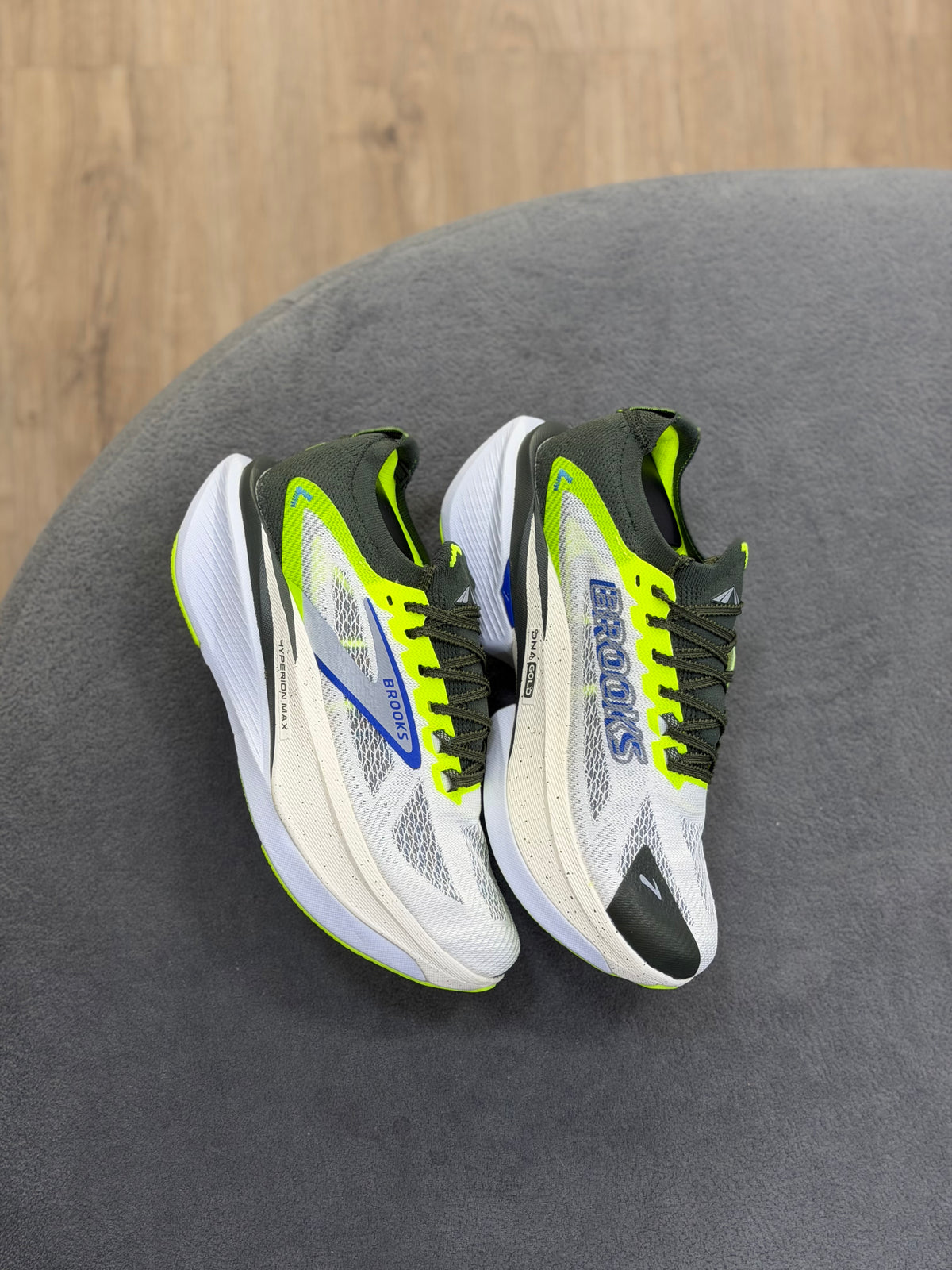 BROOKS HYPERION