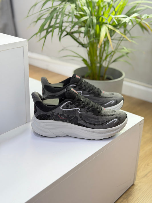 HOKA CLIFTON 10