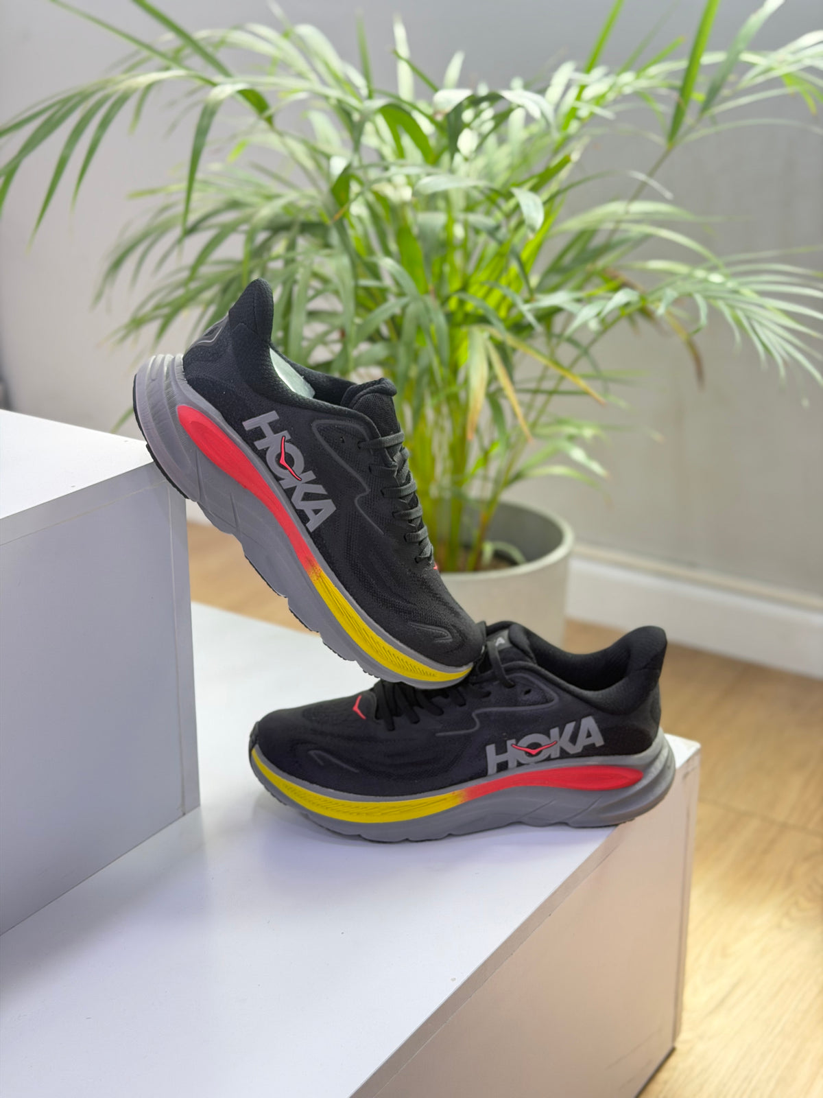 HOKA CLIFTON 10