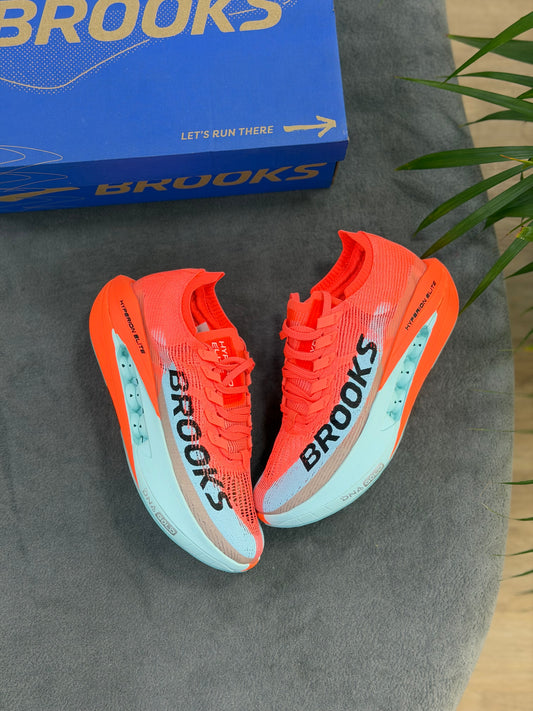 BROOKS ROJA
