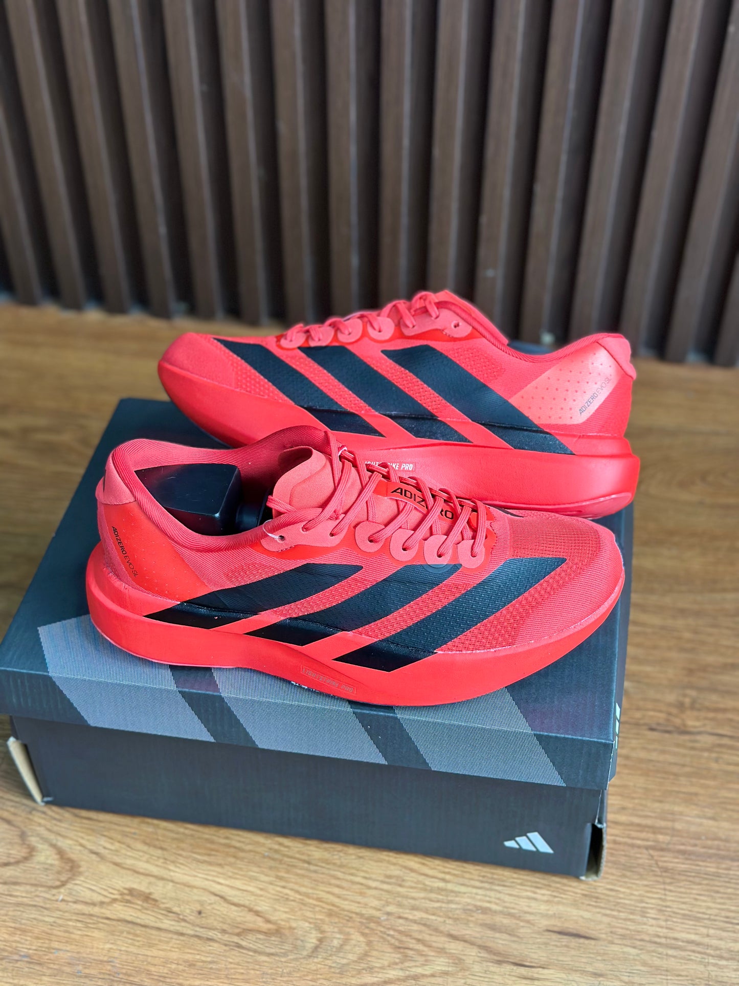 ADIDAS SL ROJA