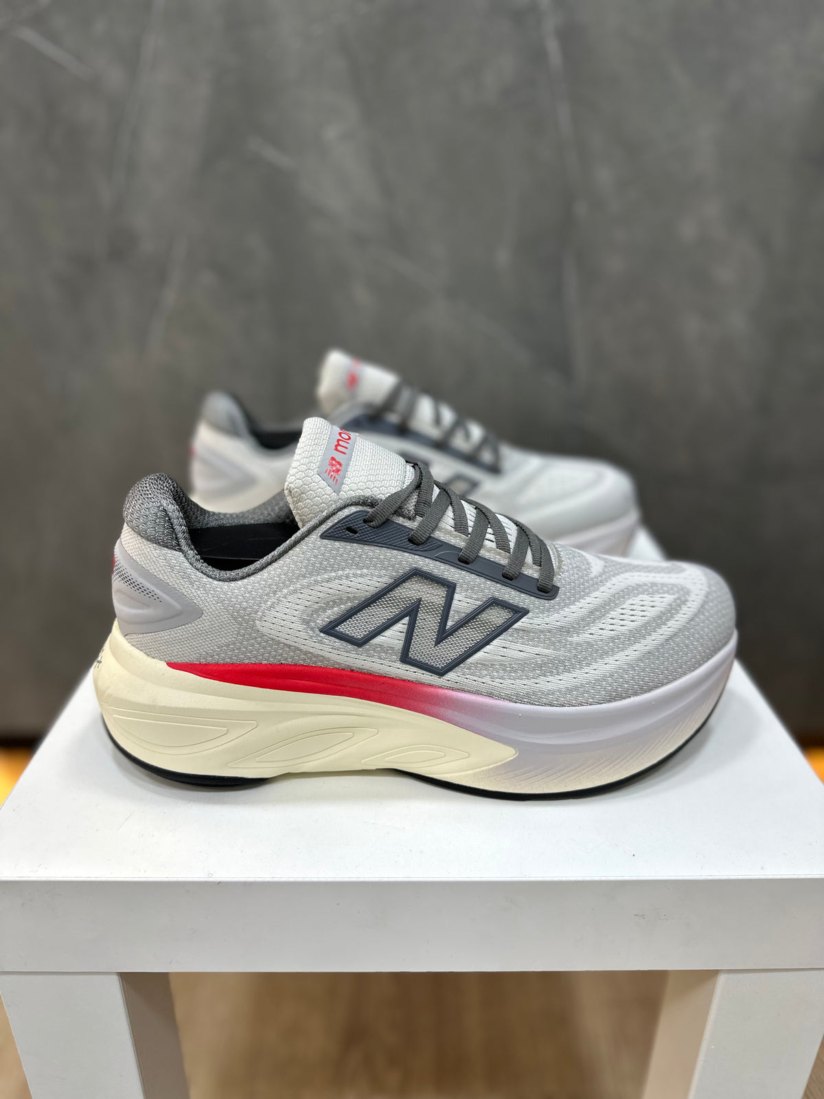 NB MORE GRIS