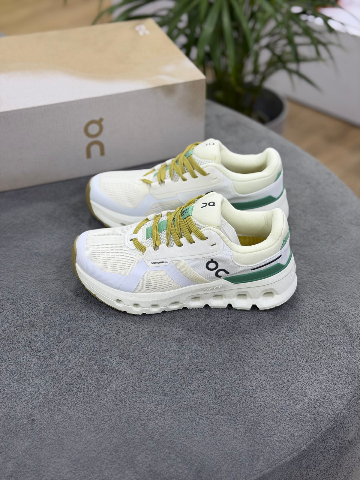 ON RUNNER BLANCA