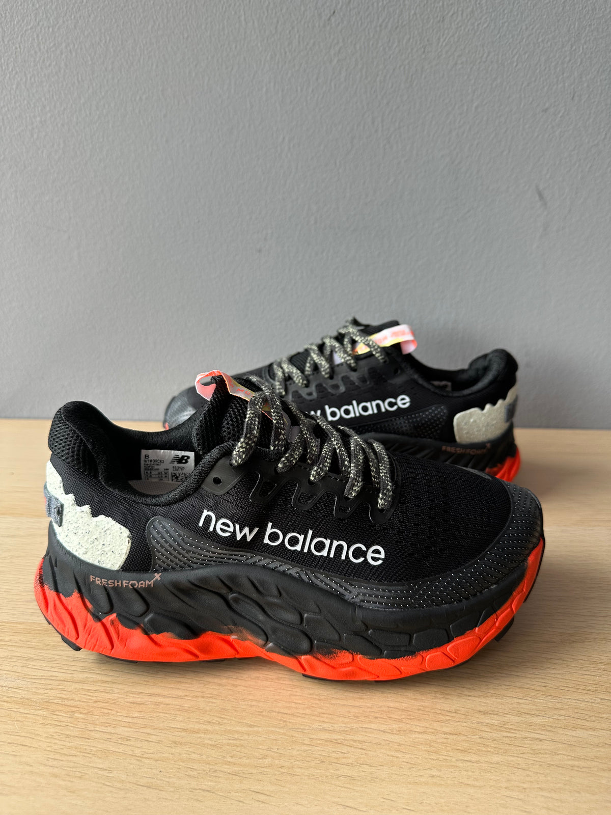 NB MORE V4 NEGRA