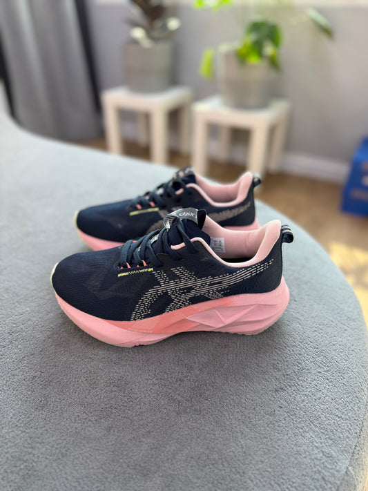 ASICS NOVABLAST