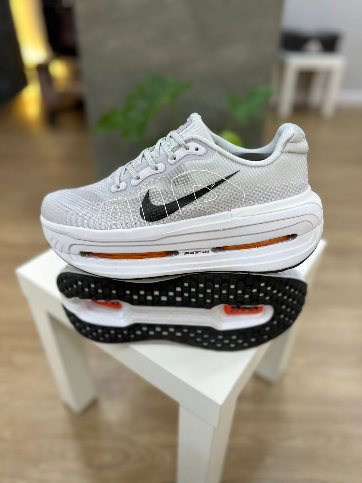 NIKE VOMERO PREMIUM