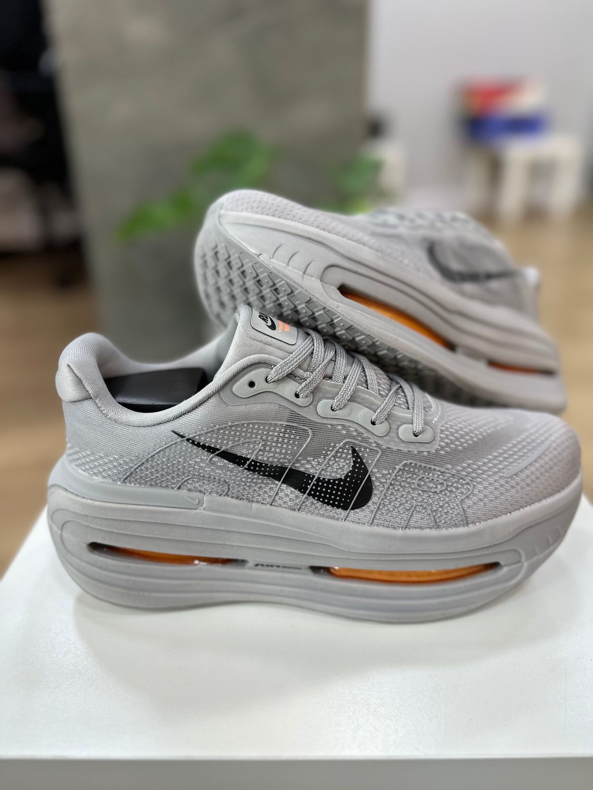 NIKE VOMERO PREMIUM