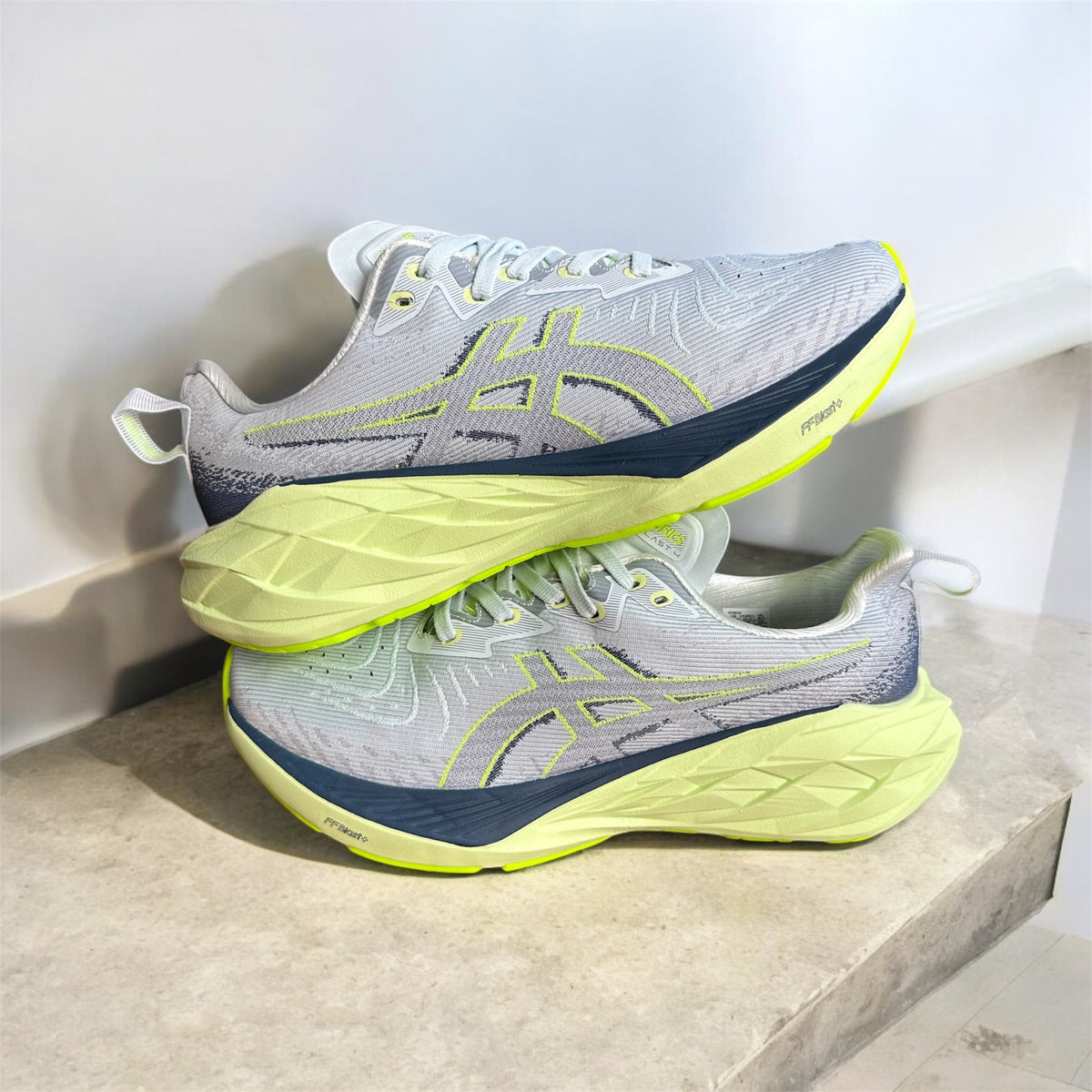 ASICS NOVABLAST 4
